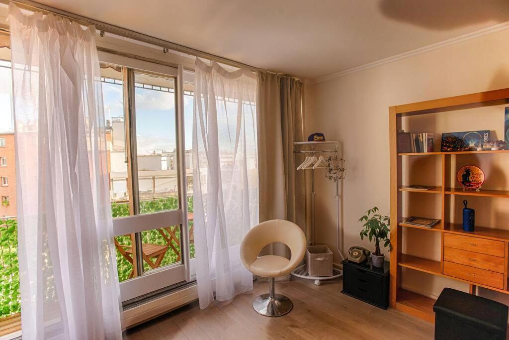 Studio With Balcony Paris Bagian luar foto