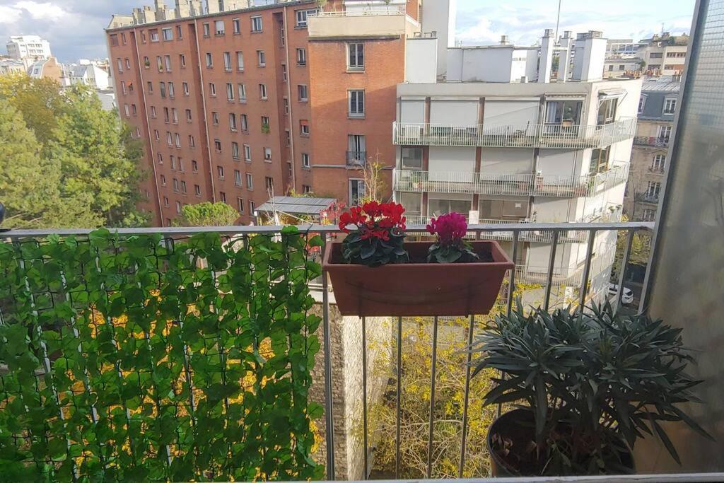 Studio With Balcony Paris Bagian luar foto