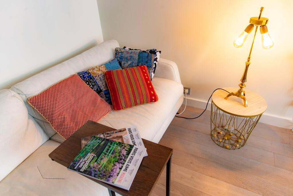 Studio With Balcony Paris Bagian luar foto